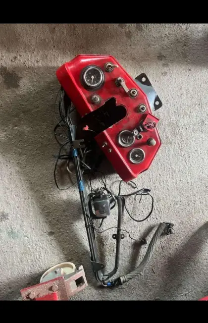 Verkaufe Armaturenbrett von Lindner BF 350a