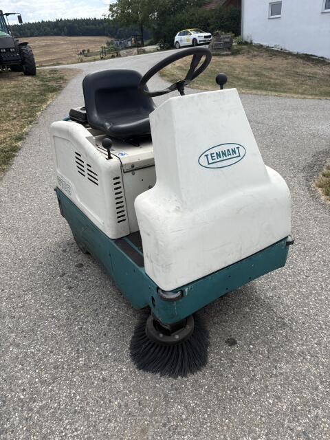 Kehrmaschine Tennant 6100