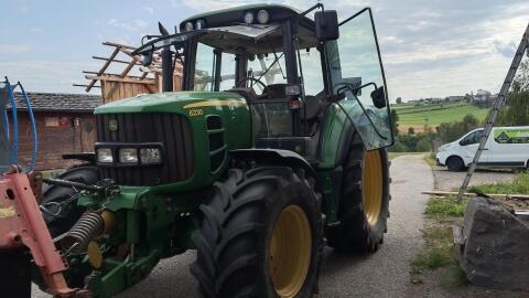 John Deere 6230