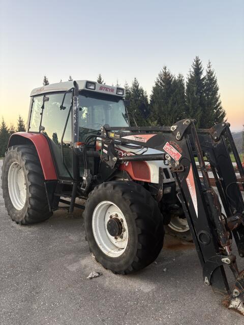 Steyr 9094 mit Frontlader