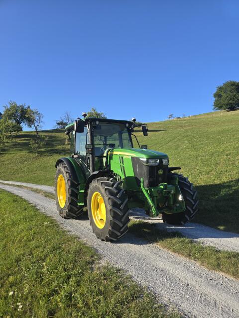 John Deere 5085M