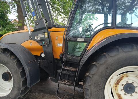 Valtra T120