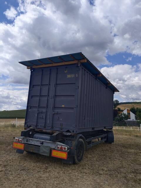 Verkaufe 6 m Seecontainer plus Anhänger