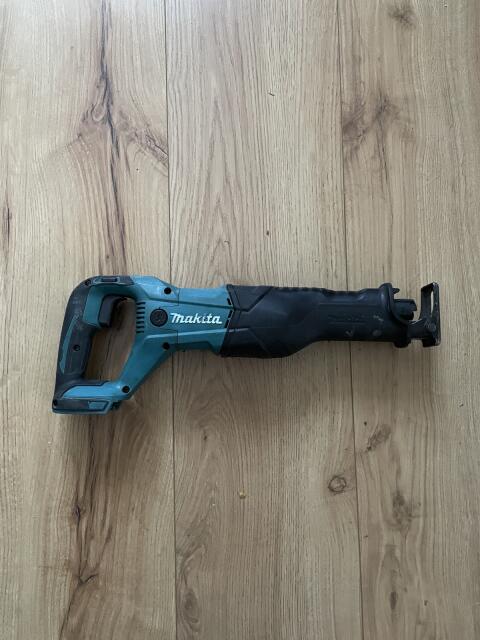 Makita DJR 186 Akku-Säbelsäge, Reciprosäge, Fuchsschwanz