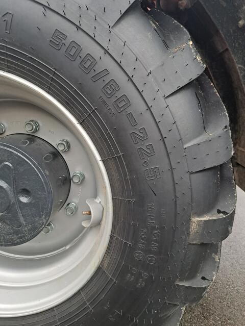 Rad, Reifen 500/60-22.5
