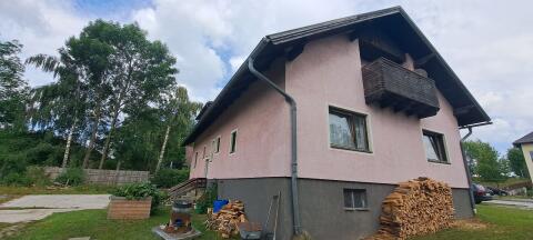 Wohnhaus mit ehemaligem Stallgebäude