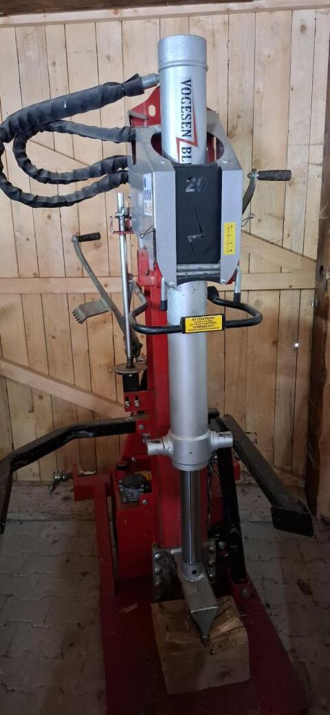 AMR Vogesenblitz Holzspalter 20 t VP20