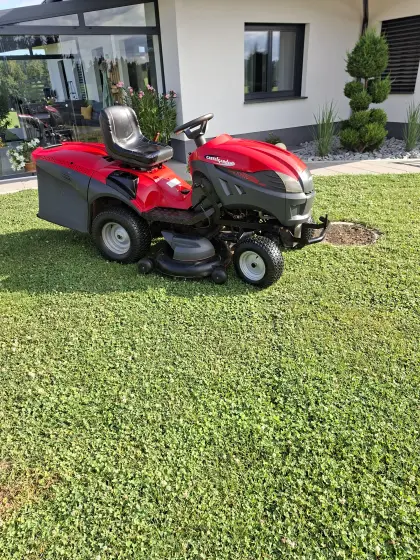 Allrad-Rasentraktor Castelgarden XHT 240 4WD
