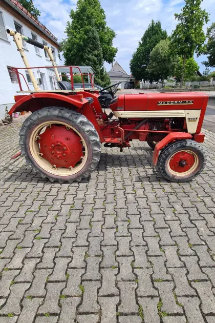 Mc Cormick IHC 323