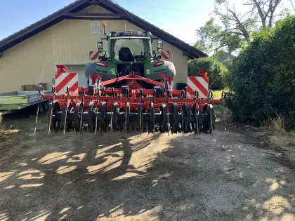 Kverneland Turbo 3000 Actiflex 580 mm Striegel Beleuchtung