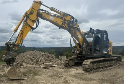 Hitachi Kettenbagger ZX 135 US-3