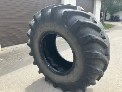 Reifen 650/75R32 Alliance zu Mähdrescher