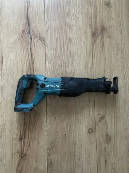 Makita DJR 186 Akku-Säbelsäge, Reciprosäge, Fuchsschwanz