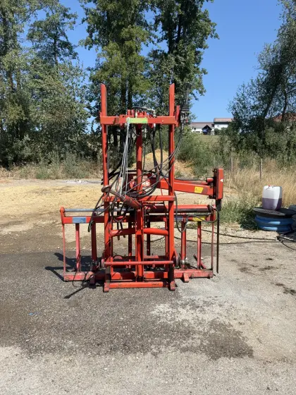 Kuhn Siloblockschneider