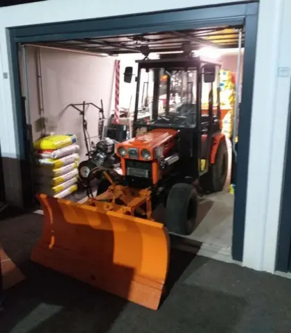 Kubota Traktor B7100