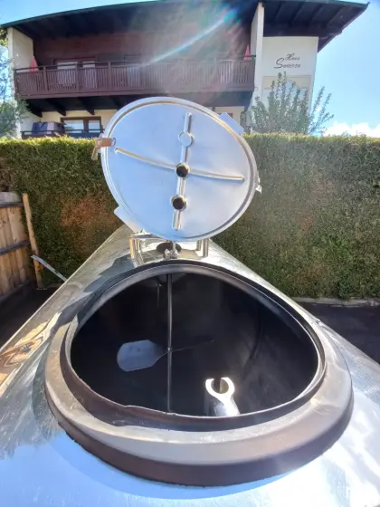 Milch-Wassertank 3.500 l Edelstahl mit 2 Rührwerken