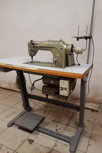 Industrienähmaschine Dürkopp 211-15105