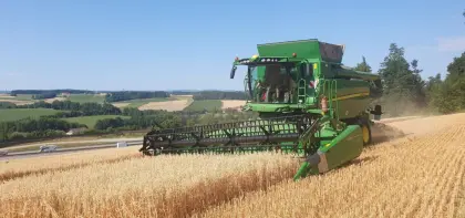 Mähdrescher John Deere T560i HM, SW 622F, SW 722PF