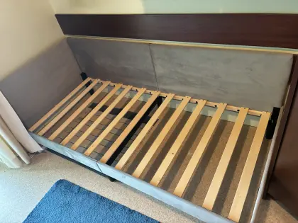 Bett 90 x 200