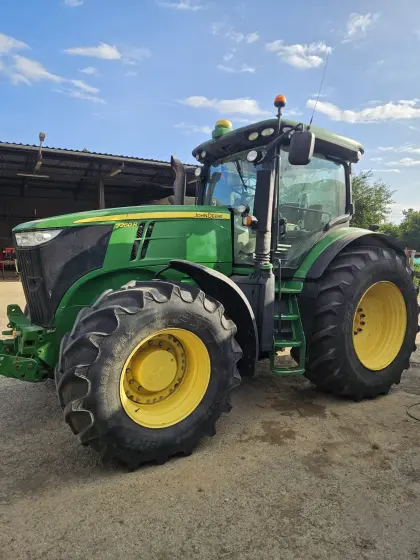 John Deere 7260R