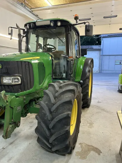 John Deere 6320