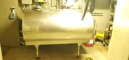 Kühltank 1.100 l mit automatischer Waschanlage