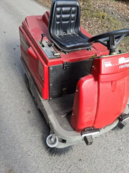 Kehrmaschine Walon Star T1001 B