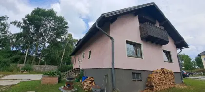 Wohnhaus mit ehemaligem Stallgebäude