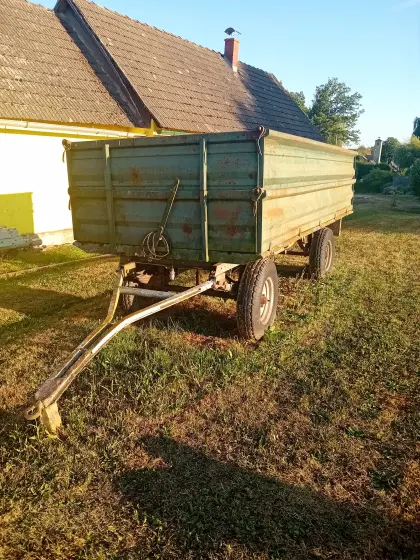 Zweiachsanhänger für Traktor