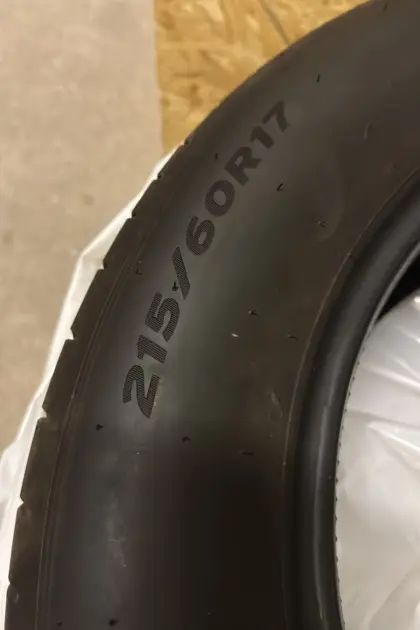 4 Sommerreifen 215/60 R17 96H, neu