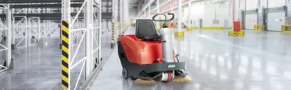Kehrsaugmaschine: Hako Sweepmaster B800 R