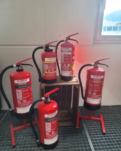 Feuerlöscher-Paket: 5 Stk. Gloria inkl. 2 Ständer