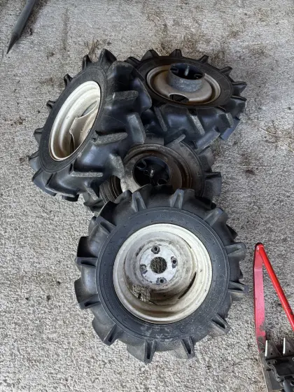 Kompletträder für Motormäher Jet