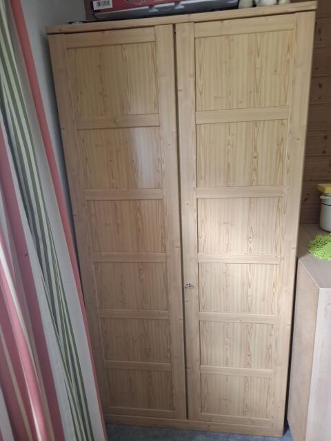 Kleiderschrank