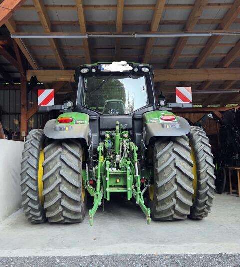 John Deere 6M125