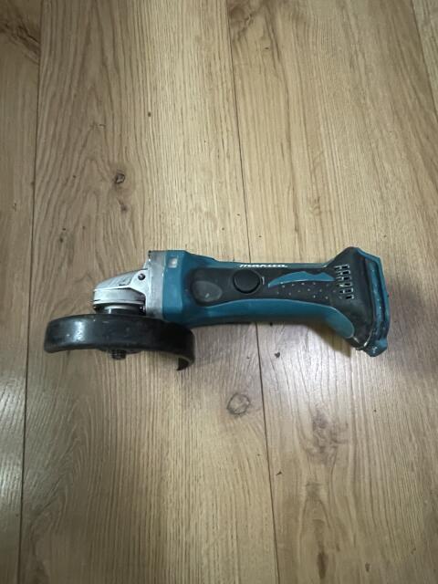 Makita DGA 452 Akku-Winkelschleifer/Flex