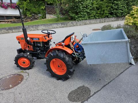 Kubota B7001 mit zuschaltbarem Allradantrieb