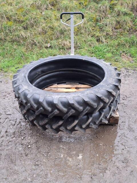 Reifen 9.5R40
