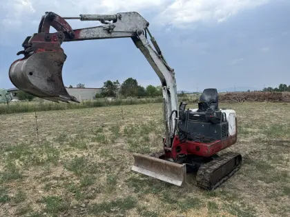 Takeuchi TB 016