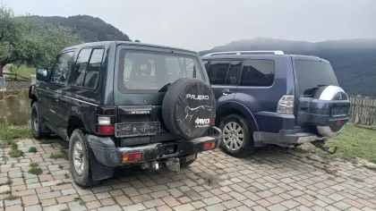 2x Mitsubishi Pajero Export
