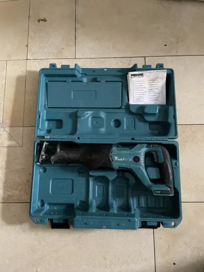 Makita DJR 186 Akku-Säbelsäge, Reciprosäge, Fuchsschwanz