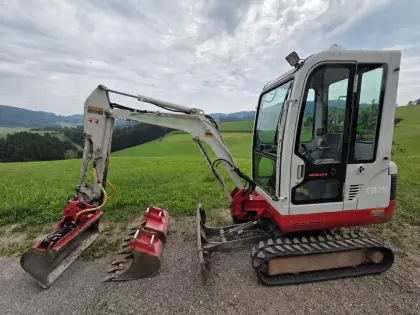 Takeuchi TB016