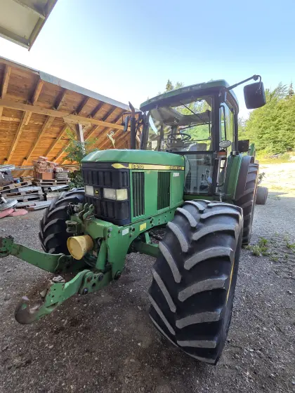 John Deere 6410