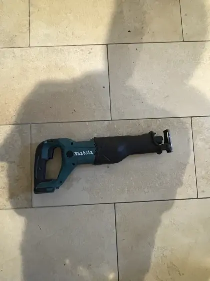 Makita DJR 186 Akku-Säbelsäge, Reciprosäge, Fuchsschwanz