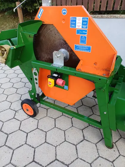 Posch Wippkreissäge mit Zapfwellenantrieb und E-Motor