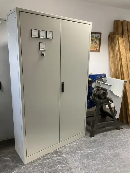Metallschrank