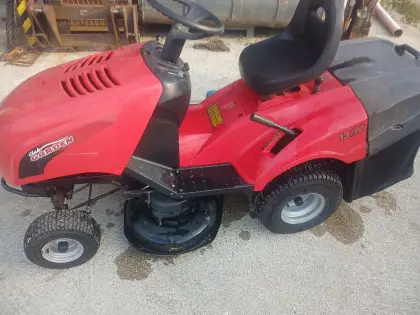 Rasenmähertraktor