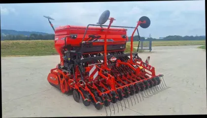 Kuhn HR 3040 mit Sitera 3030-24 E Isobus Sähkombi