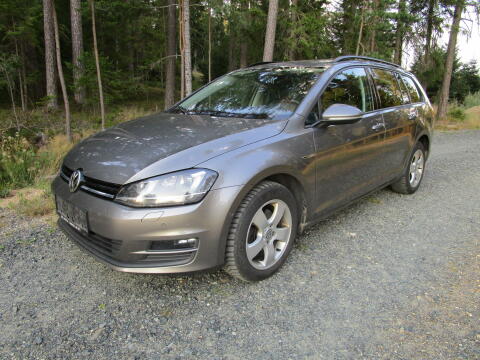 VW Golf Kombi 2,0 TDI CUP Bj. 4/2015 Navi SHZ LED AHK