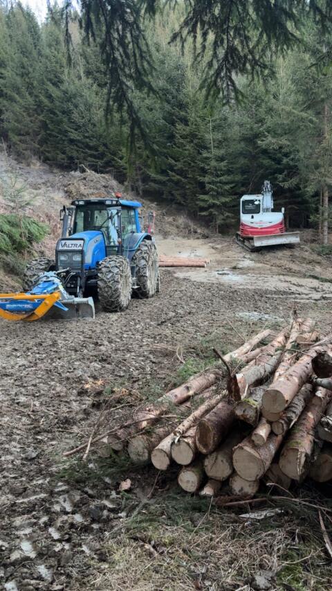 Valtra N121 Hi-Tech